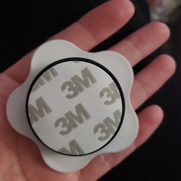 Egg shape phone stand - Picture 2 of 2